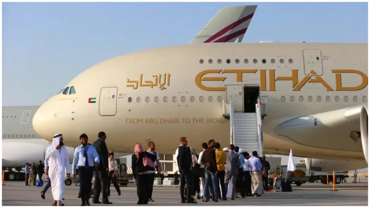 Emirates flight updates and other UAE flight status